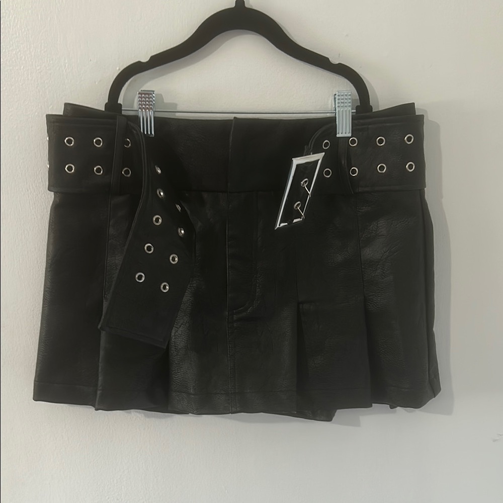 Edgy Grunge Emporium PU Mini Skirt Black Faux Leather NWT - Picture 6 of 10